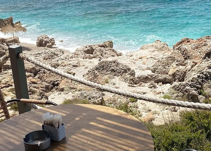 Holliday 200m From The At White Rocks, * Dhërmi