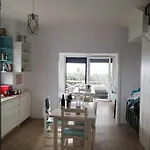 Holliday 200m From The At White Rocks, Holiday home *