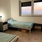 Holliday 200m From The At White Rocks, Holiday home