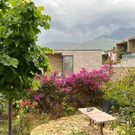 בית נופש Holliday 200m From The At White Rocks,