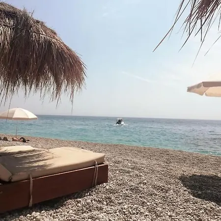 בית נופש Holliday 200m From The At White Rocks,